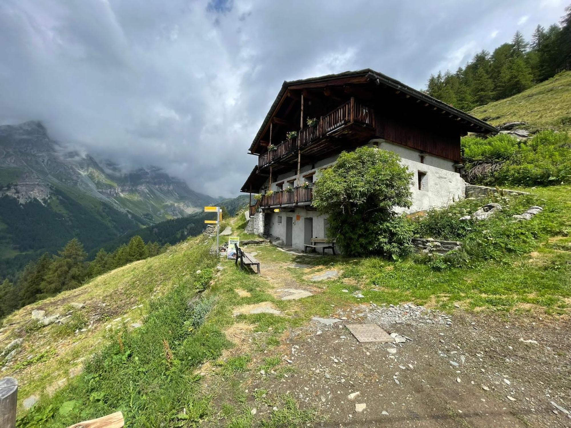 Hotel Rifugio Guide Frachey Saint Jacques Exterior foto