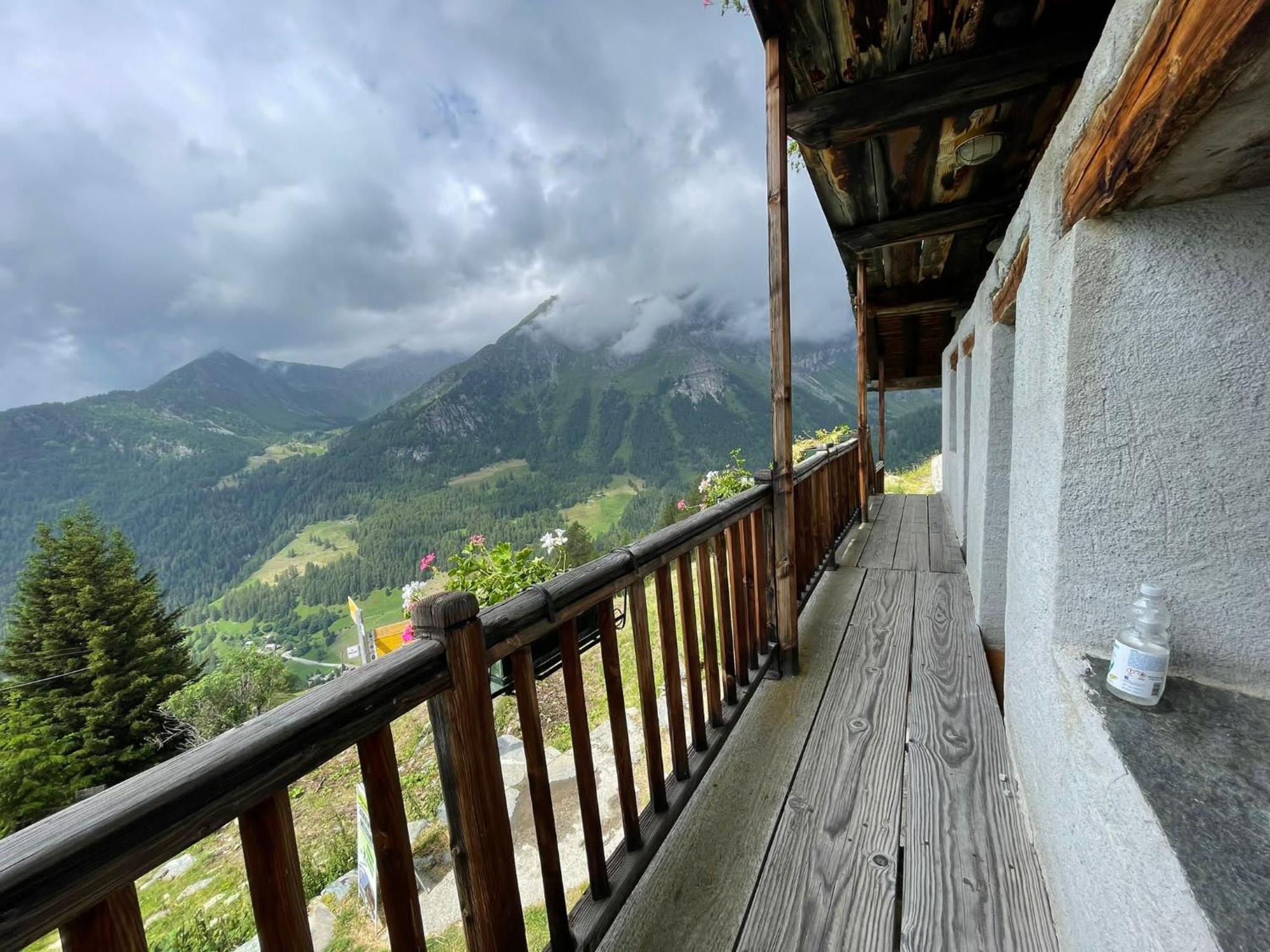 Hotel Rifugio Guide Frachey Saint Jacques Exterior foto